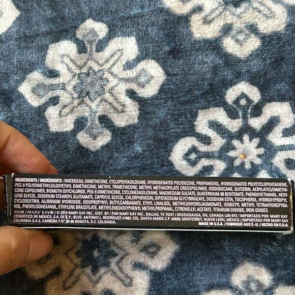 Mary Kay Perfecting Concealer LIGHT BRONZE .21 OZ. ~ New in Box - Picture 3 of 5